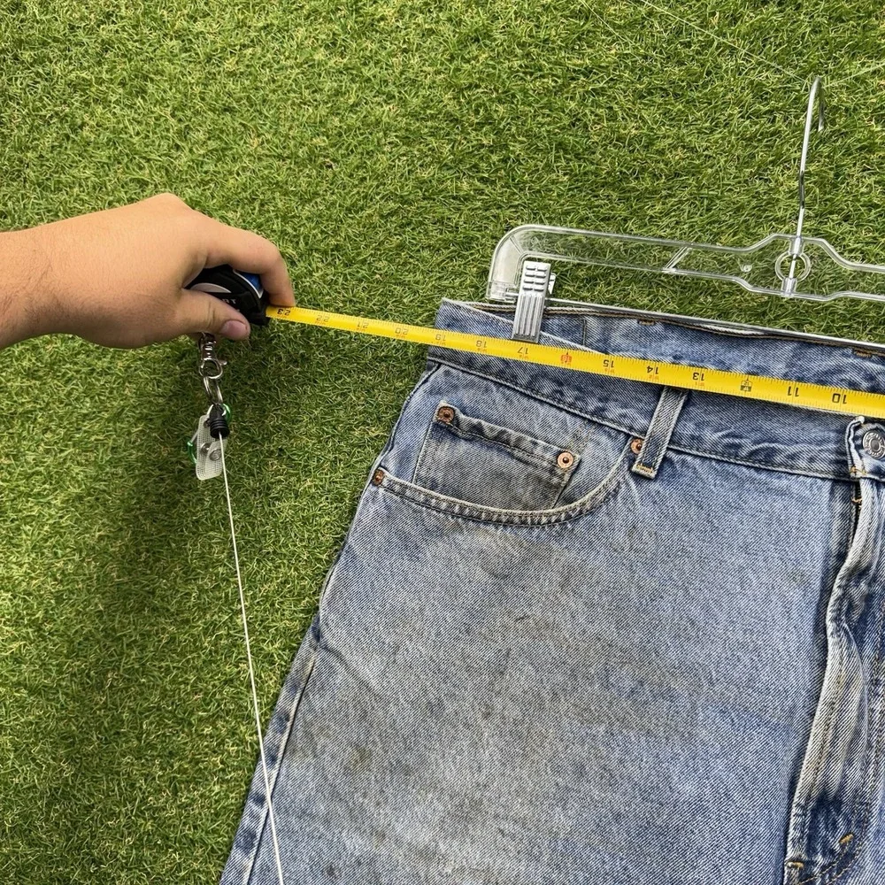 Levis shop confidence